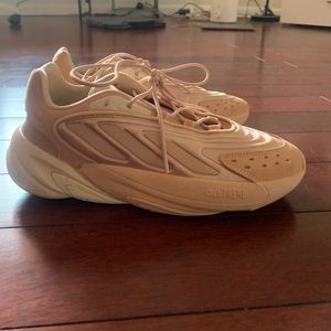 Dusty pink adidas ozelias